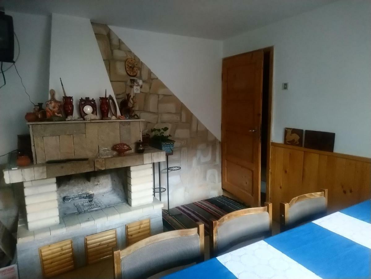 Guest House Emmy Trigrad Bagian luar foto