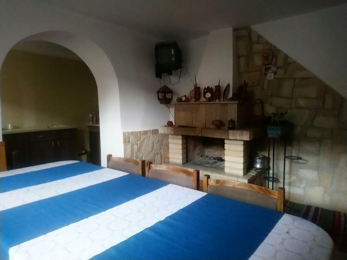Guest House Emmy Trigrad Bagian luar foto